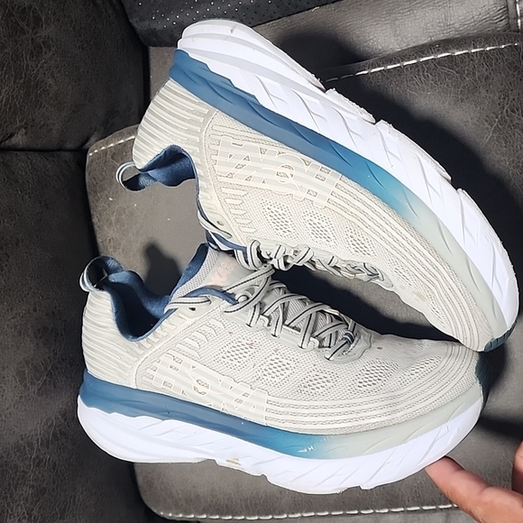 Hoka One One - Picture 3 of 7